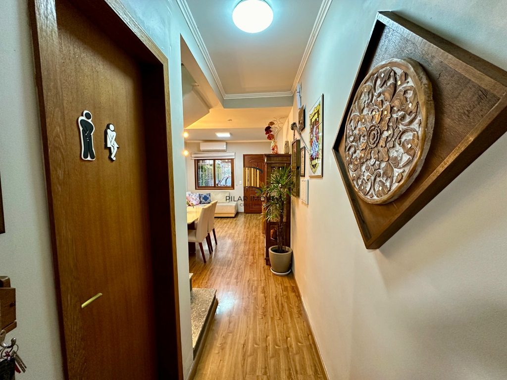 Casa 2 dormitórios no bairro Hípica