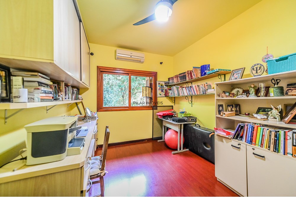 Casa 4 dormitórios no bairro Cascata