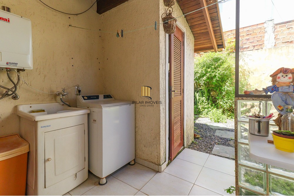 Casa 2 dormitórios no bairro Vila Nova