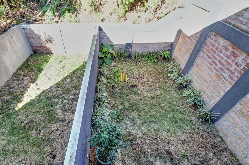 Casa 3 dormitórios no bairro Chácara das Pedras