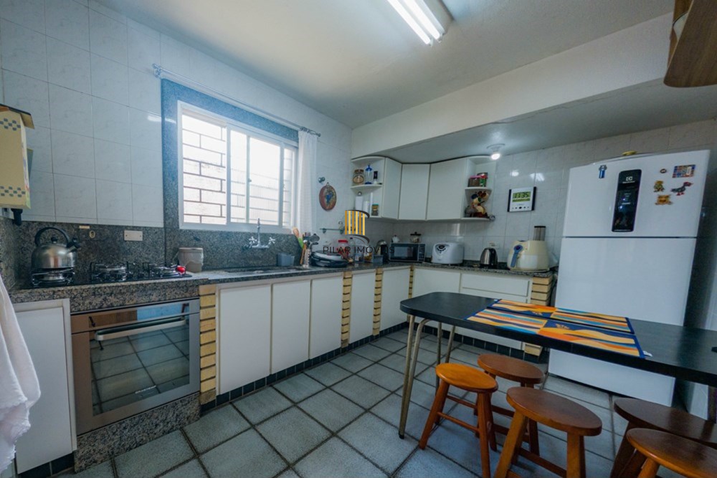 Casa 4 dormitórios no bairro Centro