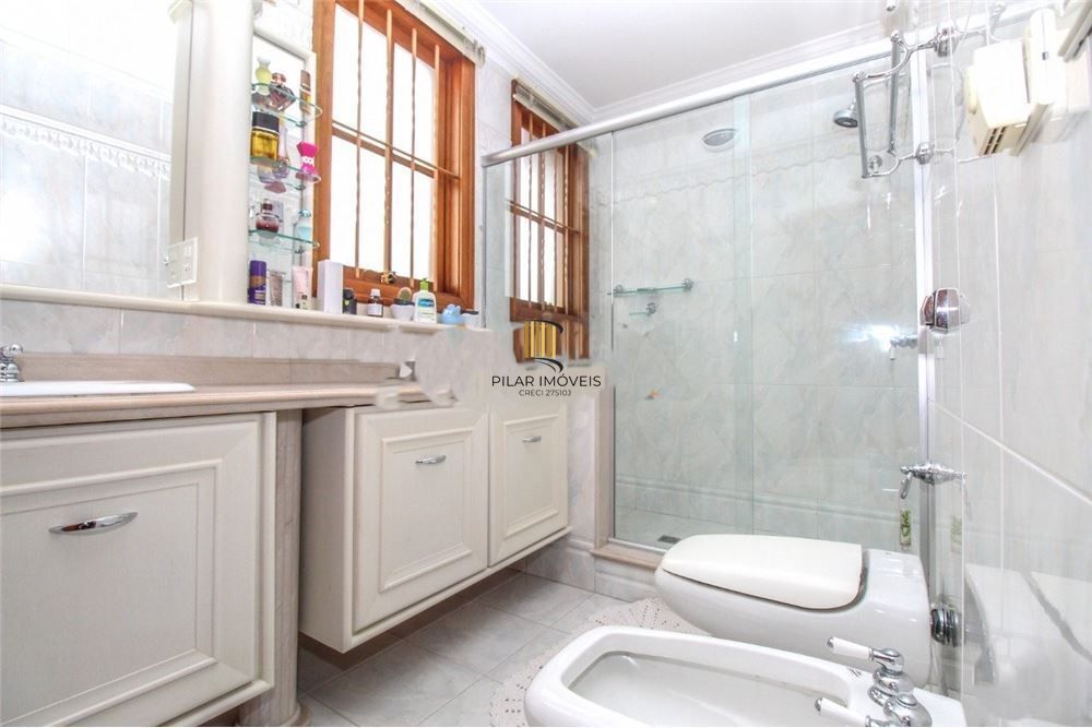 Casa 3 dormitórios no bairro Medianeira