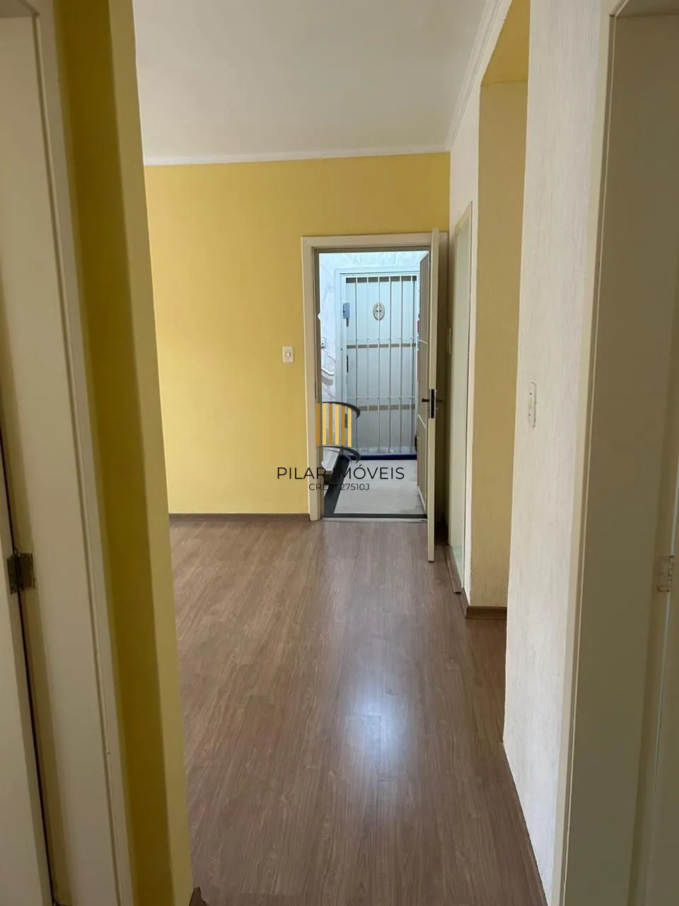 Apto 02 dorm, 60 m2, térreo, no Bairro São João, próximo a Assis Brasil