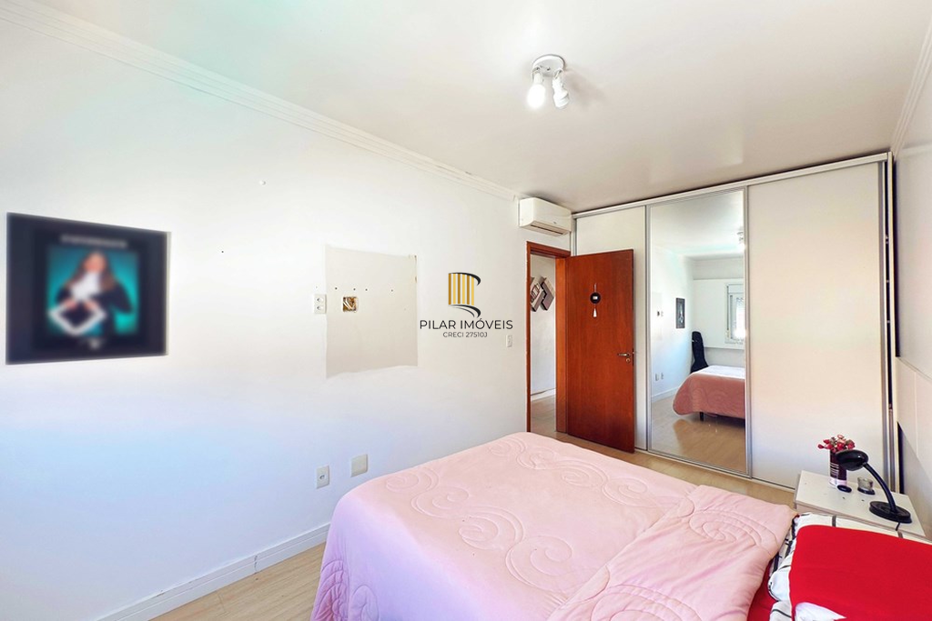 Casa 3 dormitórios no bairro Hípica