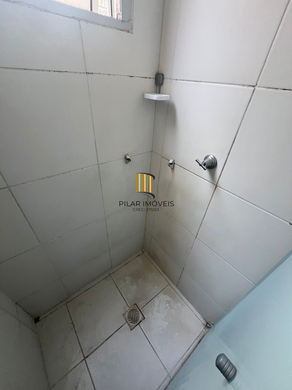 Apto 2 Dormitórios, Sala, Cozinha, Banheiro, semimob, 01 vaga garagem-rotativa