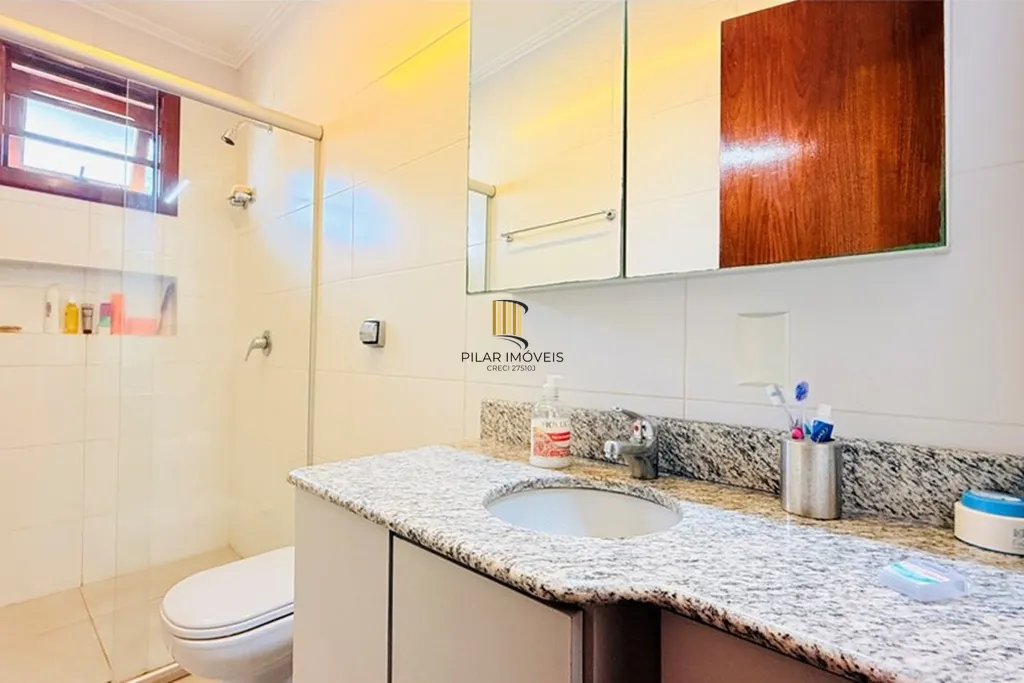 Casa 4 dormitórios no bairro Teresópolis