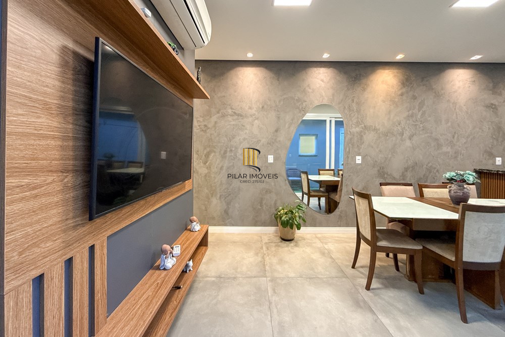 Casa 3 dormitórios no bairro Igara