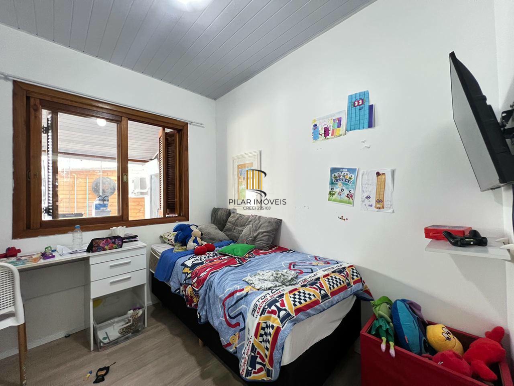 Casa 3 dormitórios no bairro Hípica