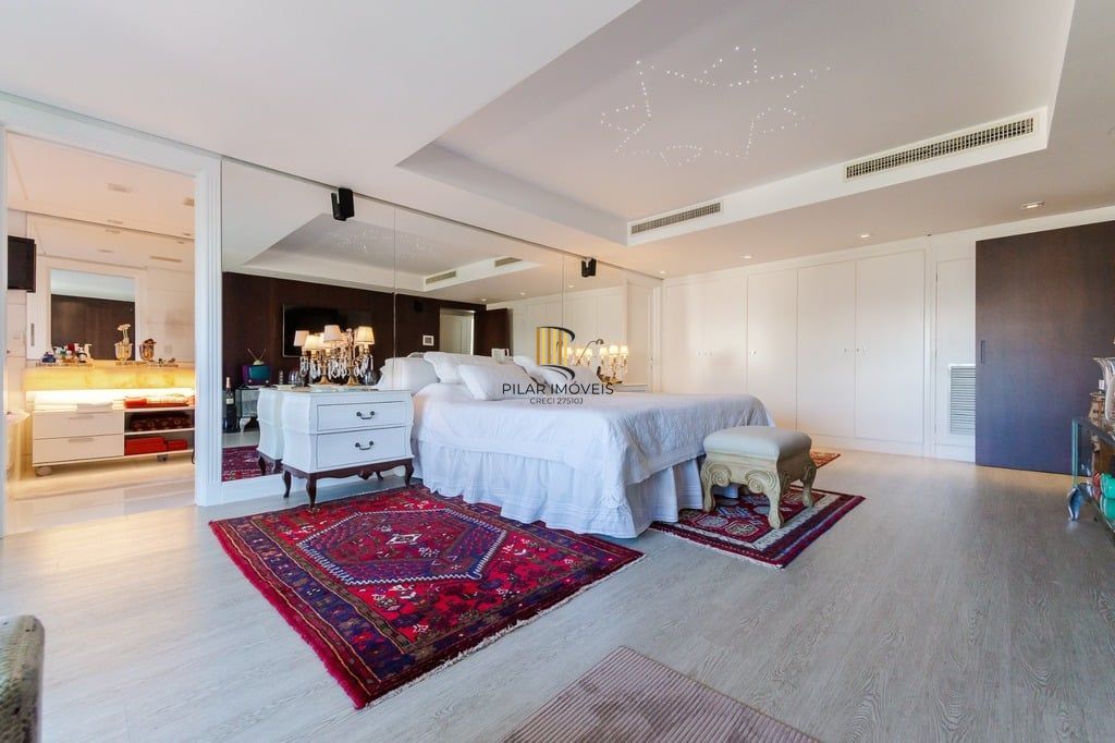 Apartamento 4 dormitórios no bairro Bela Vista