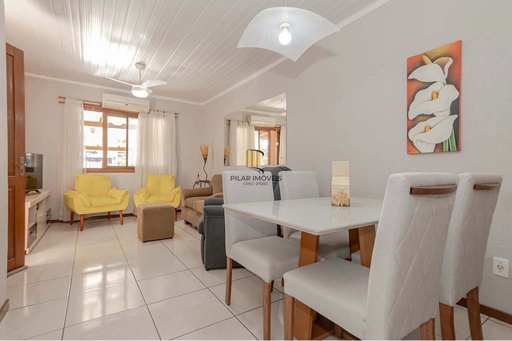 Casa 2 dormitórios no bairro Hípica