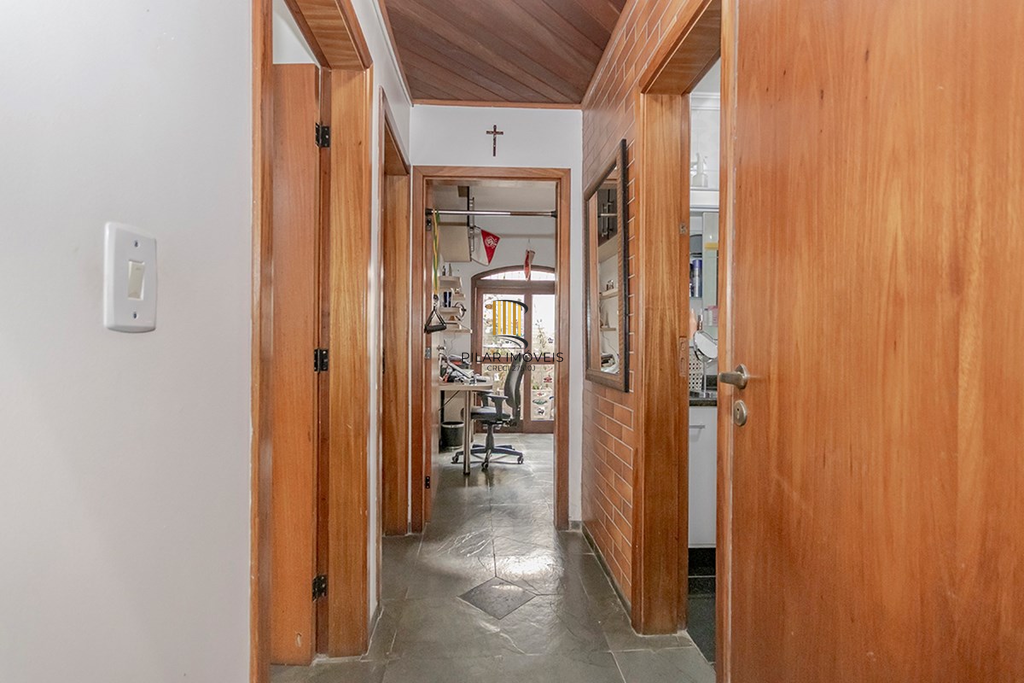 Casa 4 dormitórios no bairro Passo da Areia