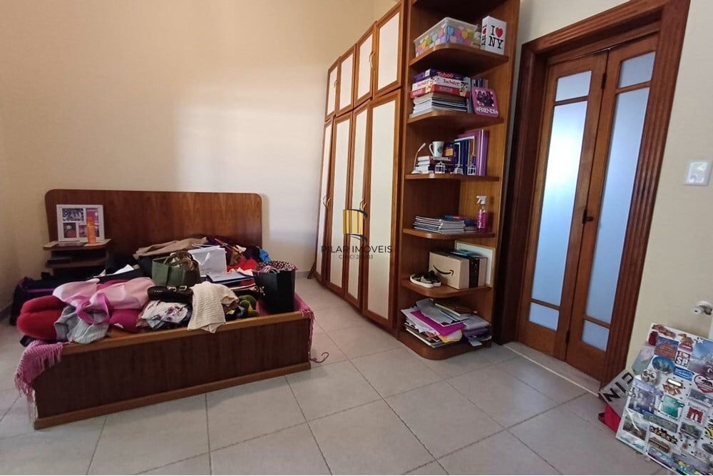 Casa 4 dormitórios no bairro Partenon