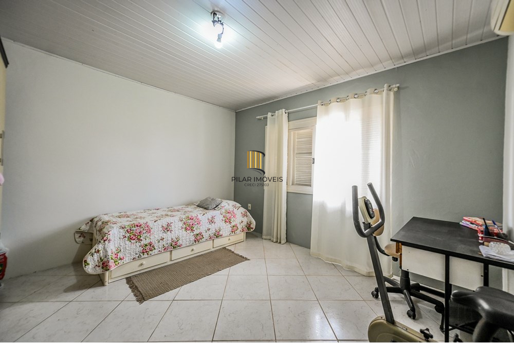 Casa 4 dormitórios no bairro Vila Ipiranga