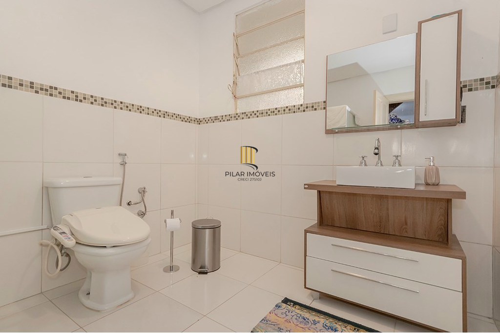 Casa 4 dormitórios no bairro Bom Fim