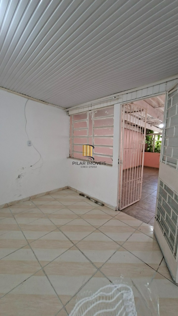 Casa 2 dormitórios no bairro Costa e Silva