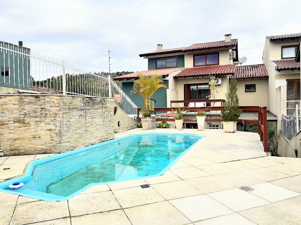 Casa 3 dormitórios no bairro Espírito Santo