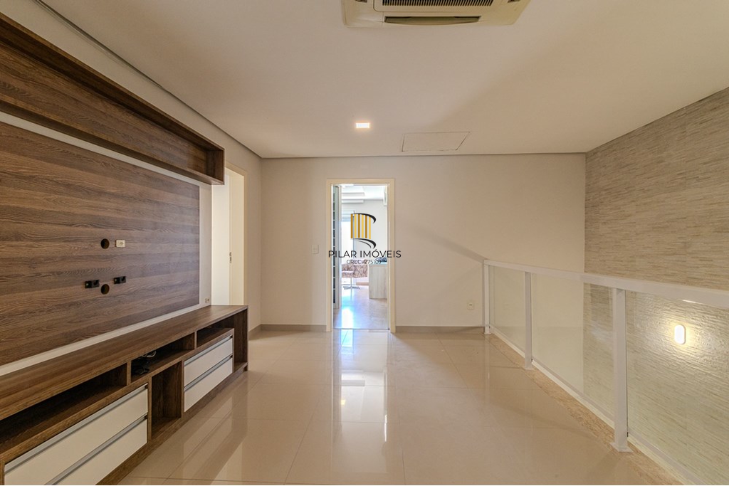 Casa 4 dormitórios no bairro Chácara das Pedras