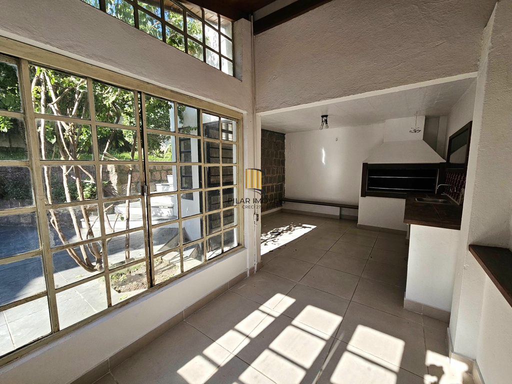 Casa 3 dormitórios no bairro Três Figueiras