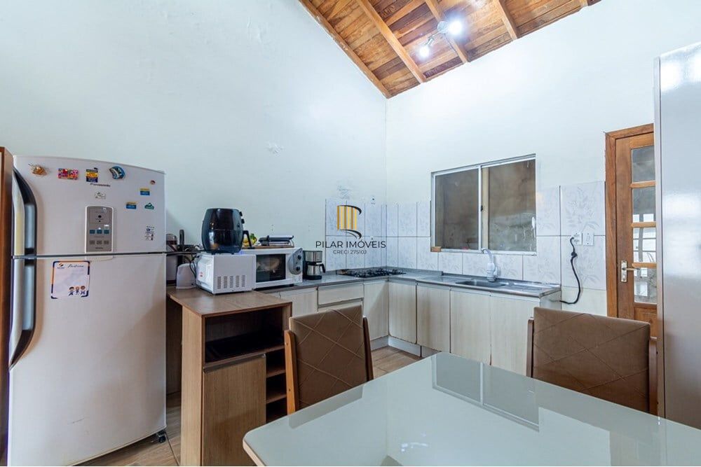 Casa 3 dormitórios no bairro Igara