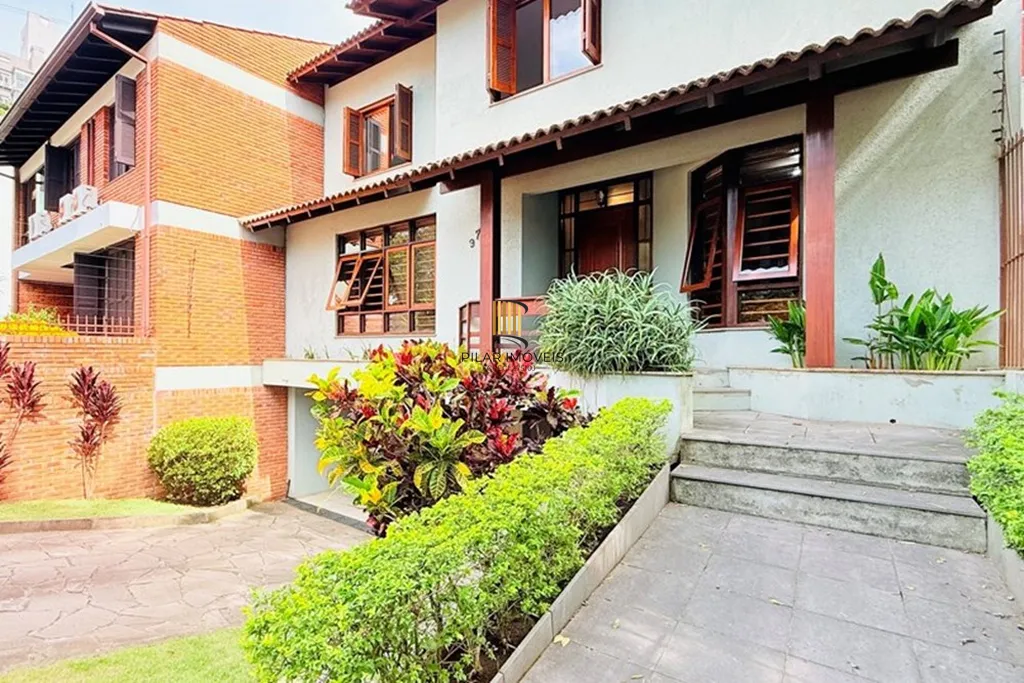 Casa 4 dormitórios no bairro Teresópolis