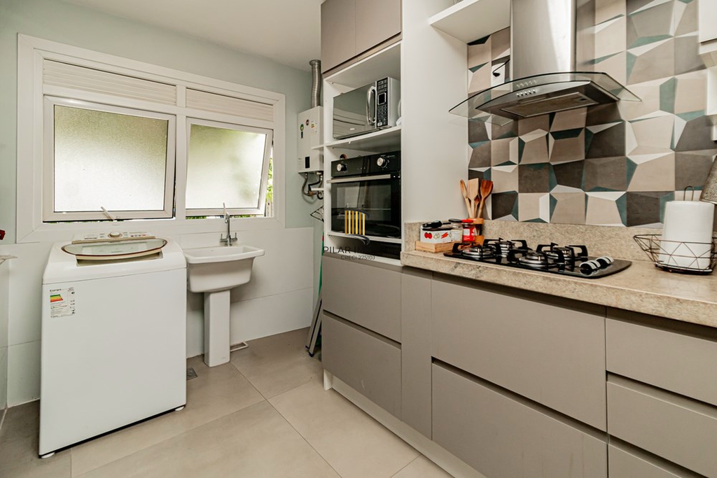 Casa 3 dormitórios no bairro Jardim Carvalho