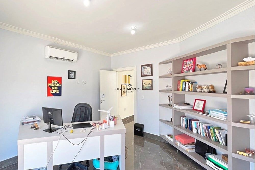 Casa 2 dormitórios no bairro Hípica