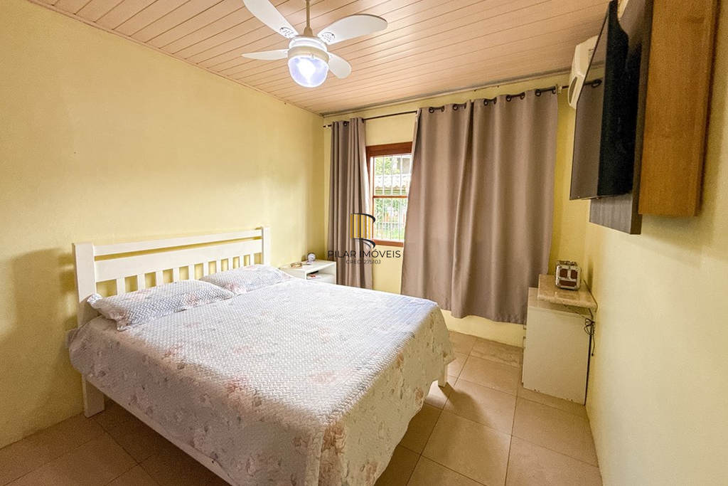 Casa 3 dormitórios no bairro Igara