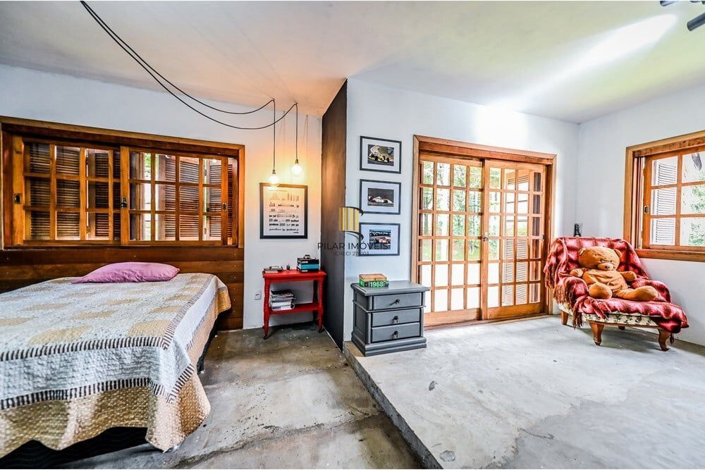 Casa de Condomínio 4 dormitórios no bairro Santa Tereza