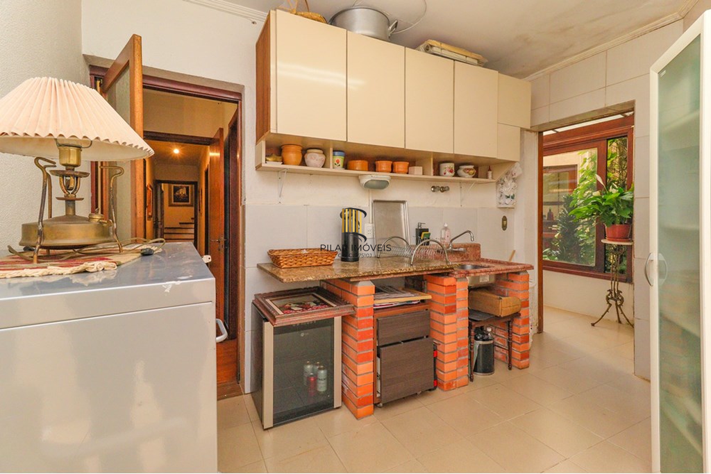 Casa 4 dormitórios no bairro Três Figueiras