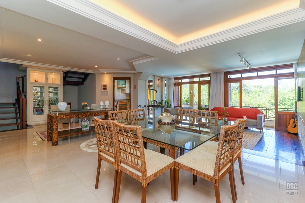 Casa 4 dormitórios no bairro Ipanema