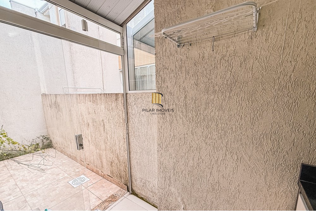 Casa 3 dormitórios no bairro Igara