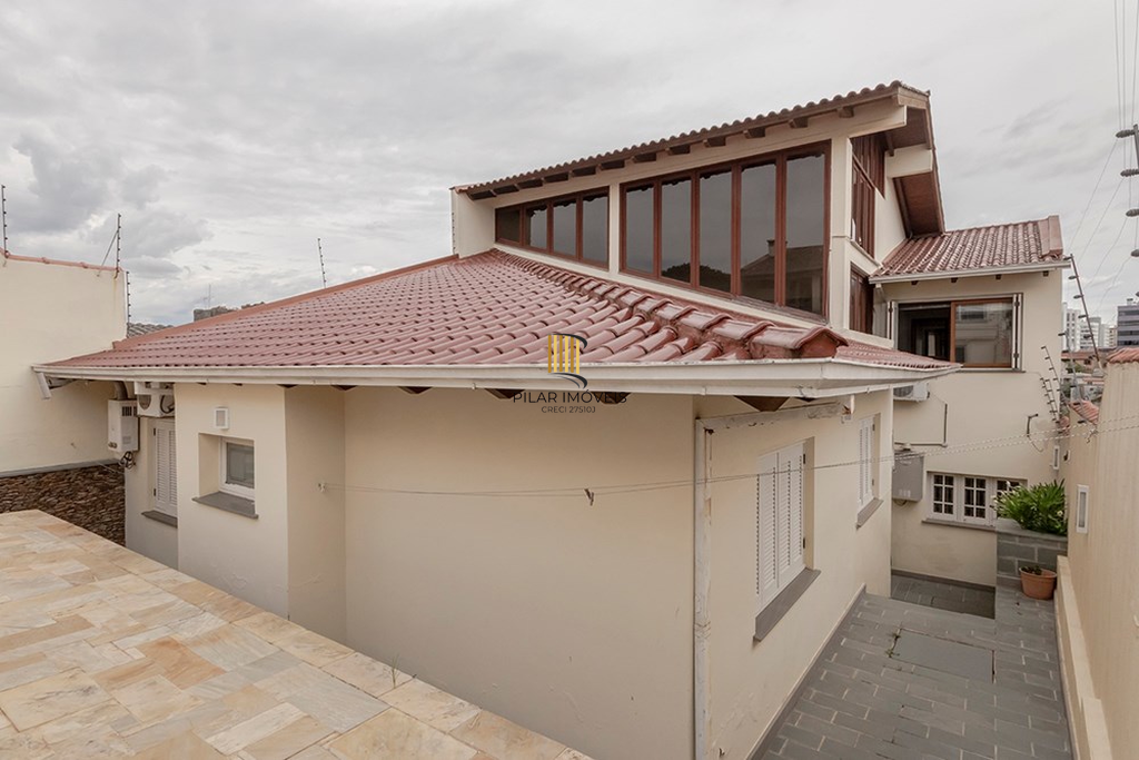 Casa 6 dormitórios no bairro Vila Jardim