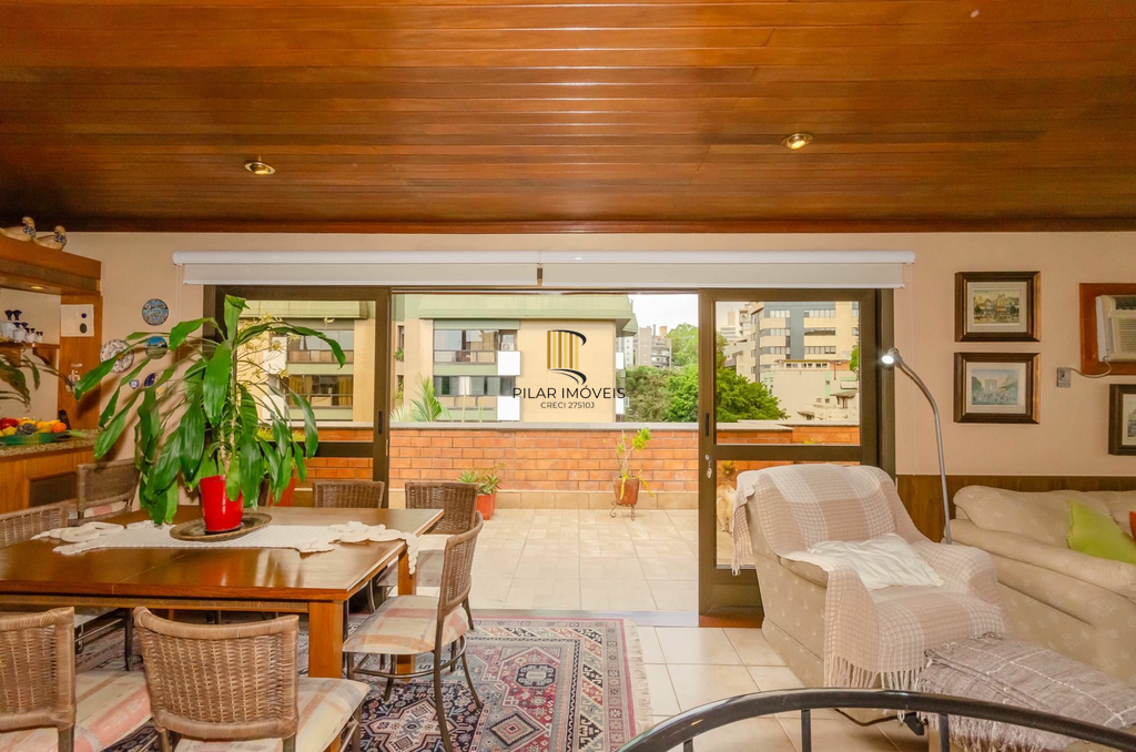 Cobertura 3 dormitórios no bairro Petrópolis