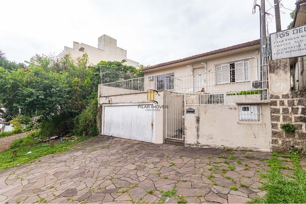 Casa 3 dormitórios no bairro Chácara das Pedras
