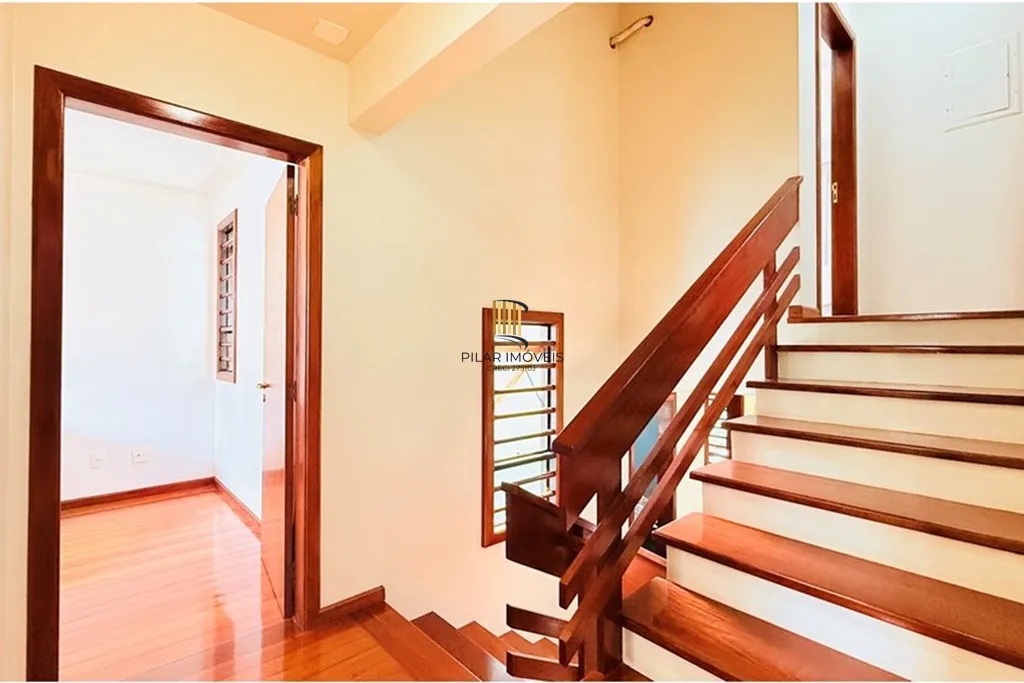 Casa 4 dormitórios no bairro Teresópolis