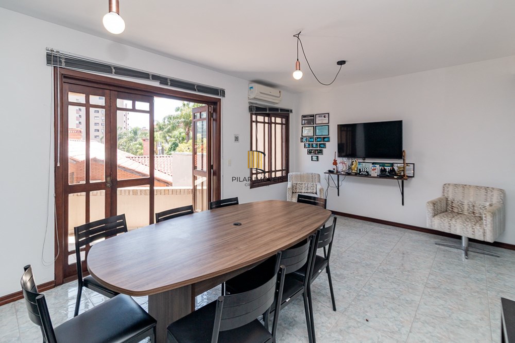 Casa 4 dormitórios no bairro Chácara das Pedras