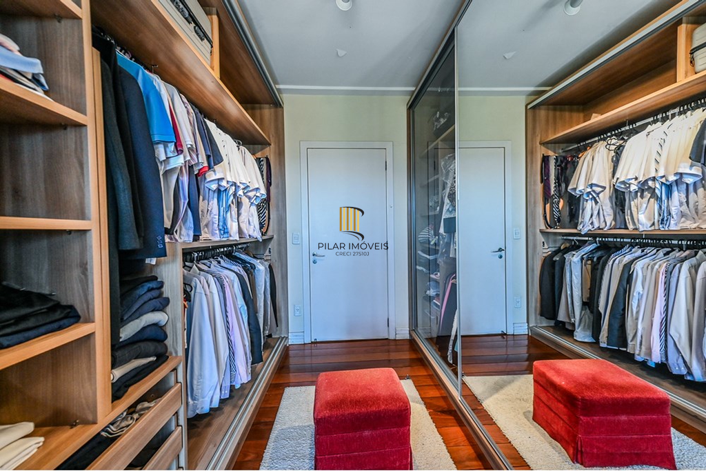 Casa 4 dormitórios no bairro Morro Santana