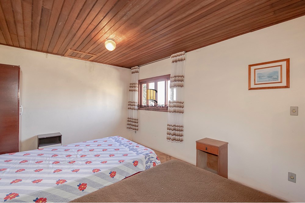Casa 5 dormitórios no bairro Glória