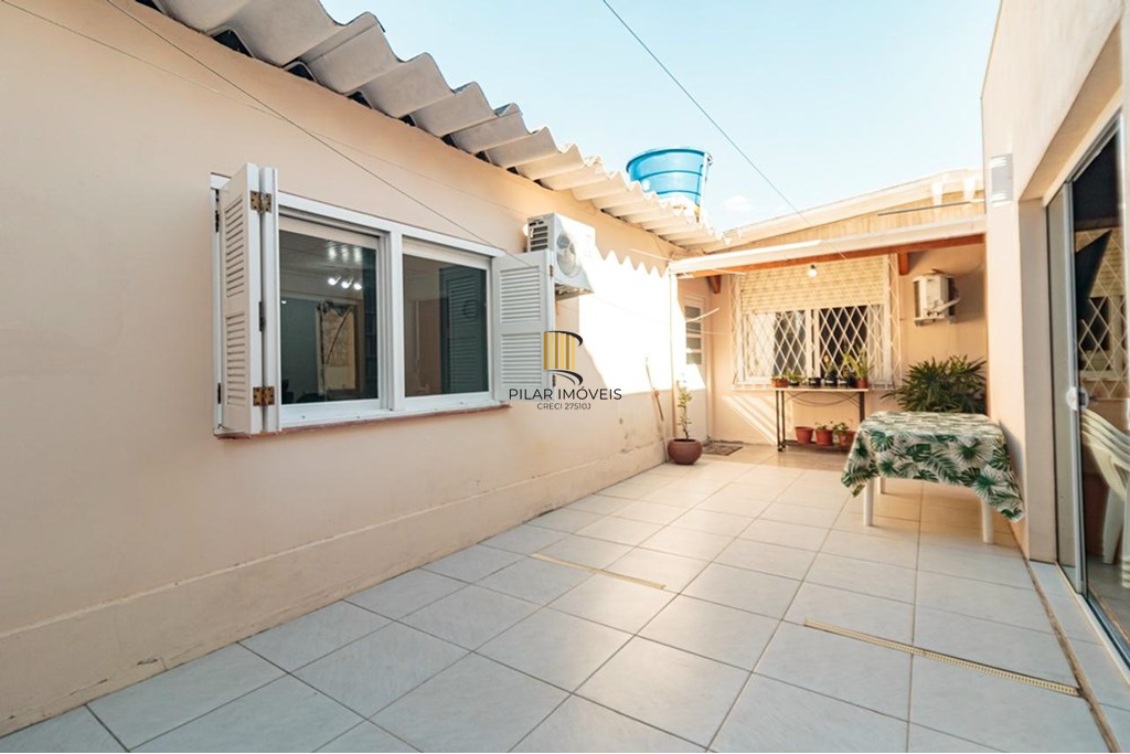 Casa 2 dormitórios no bairro Rubem Berta