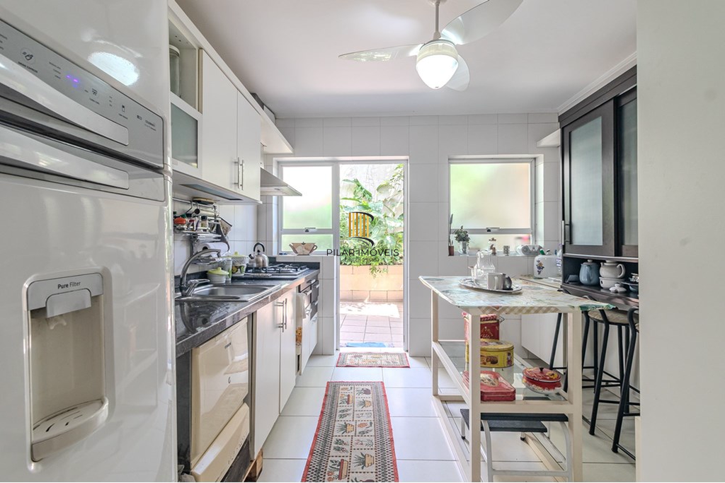 Casa 3 dormitórios no bairro Chácara das Pedras