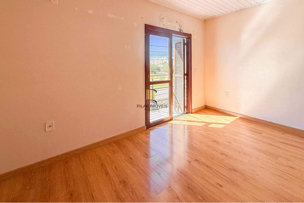 Casa 2 dormitórios no bairro Olaria