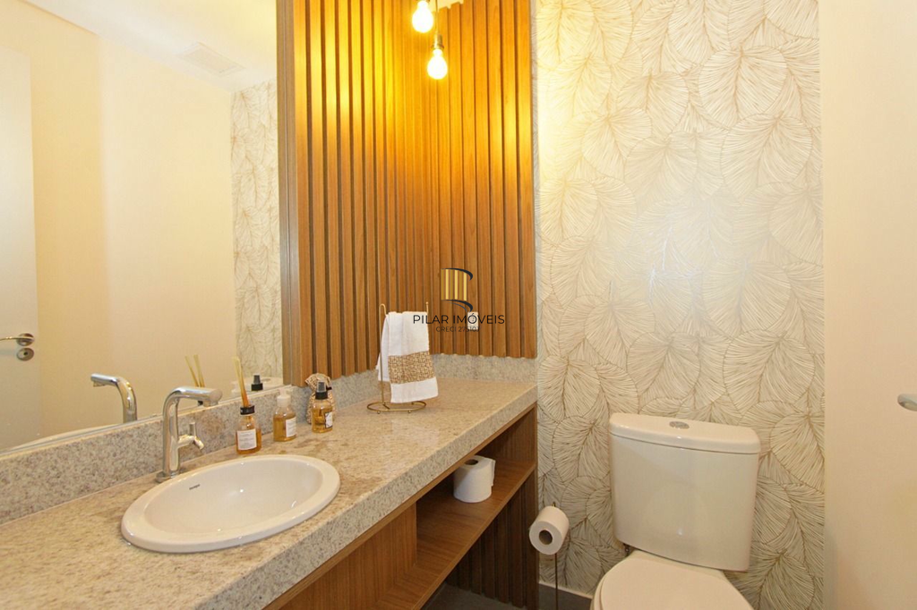 Apartamento 3 dormitórios no bairro Menino Deus