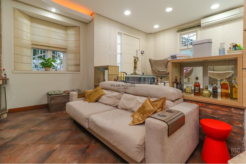 Casa 4 dormitórios no bairro Tristeza
