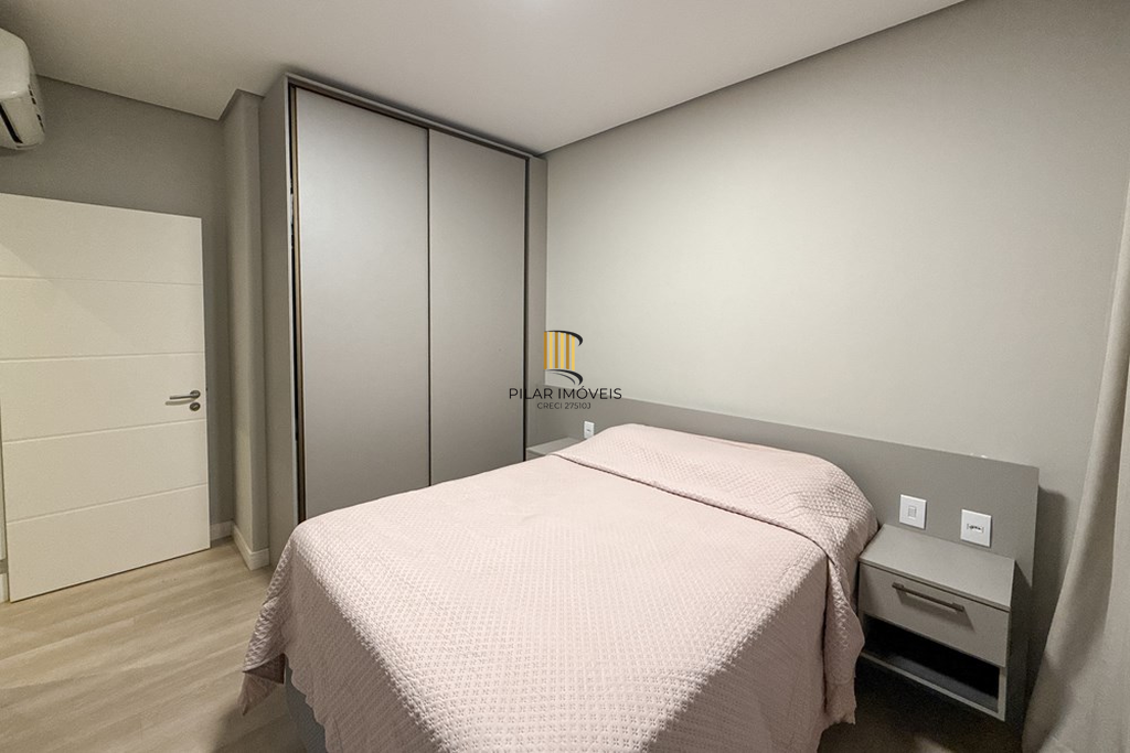 Casa 3 dormitórios no bairro Igara