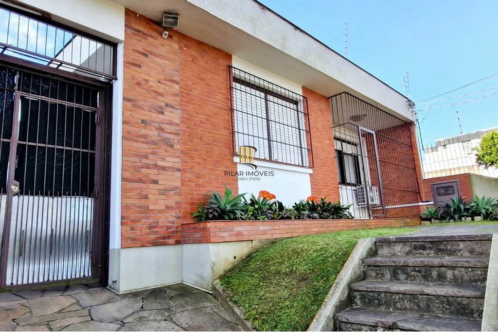 Casa 4 dormitórios no bairro Jardim do Salso