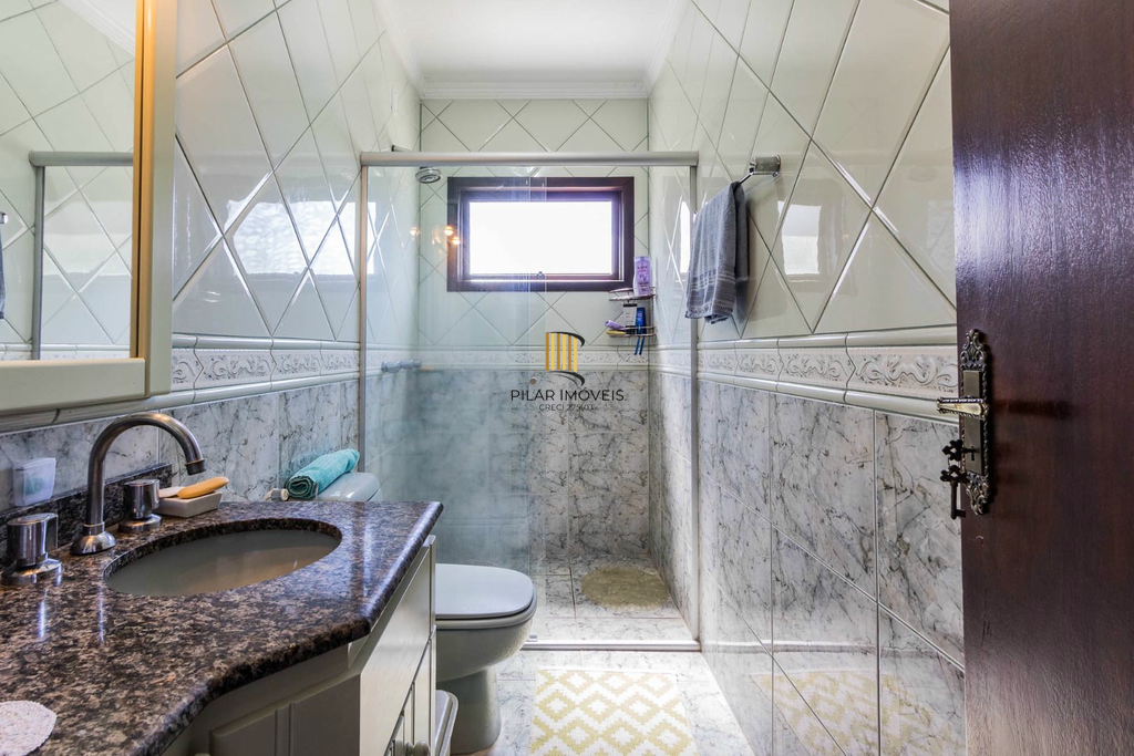 Casa 3 dormitórios no bairro Tristeza