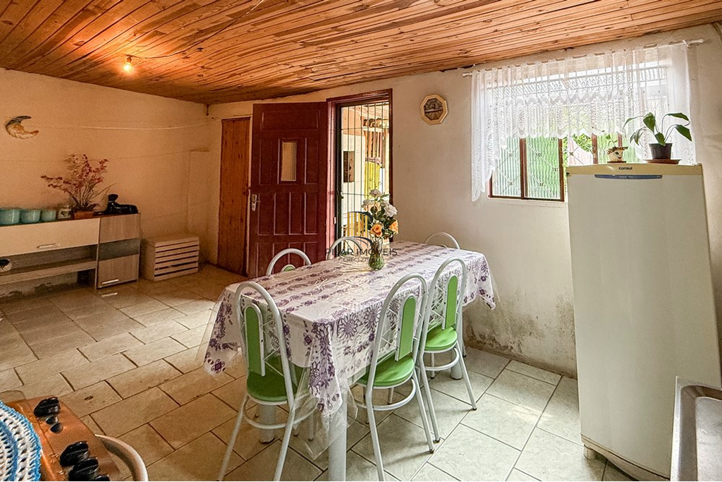 Casa 2 dormitórios no bairro Capão da Cruz