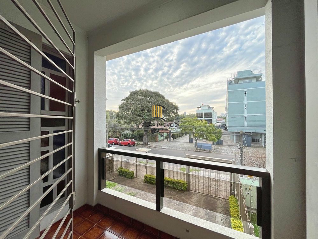 Casa 5 dormitórios no bairro Camaquã