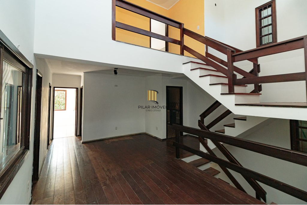 Casa 4 dormitórios no bairro Teresópolis