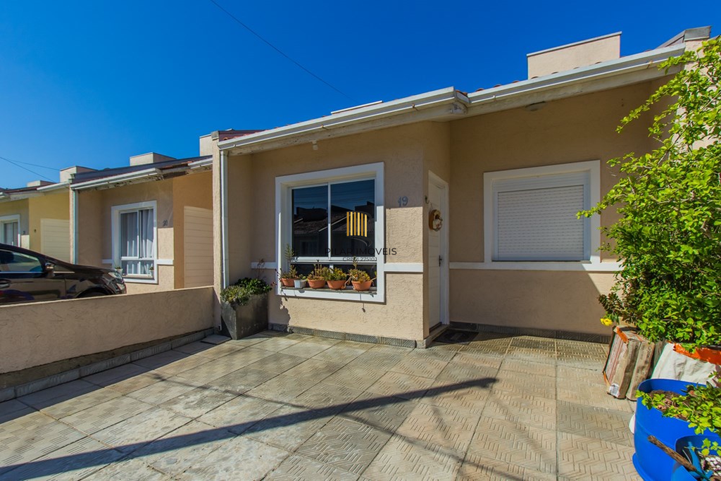 Casa de Condomínio 3 dormitórios no bairro Olaria